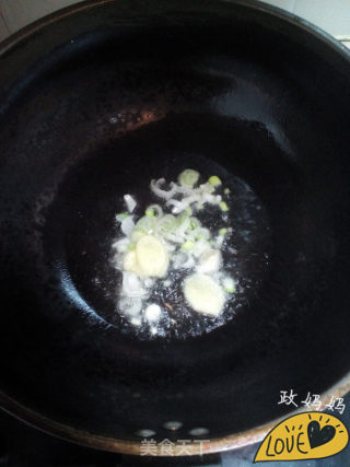 白菜豆芽炖笔管鱼的做法步骤：5
