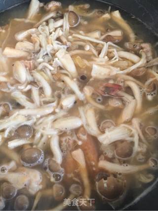 海鲜蘑菇汤的做法步骤：12
