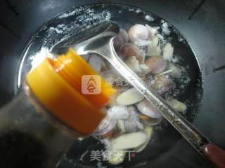 鞭笋圆蛤汤 的做法步骤：6