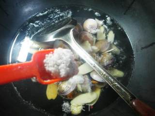 鞭笋圆蛤汤 的做法步骤：7