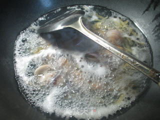 榨菜圆蛤汤的做法步骤：4