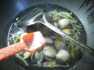榨菜圆蛤汤的做法步骤：6