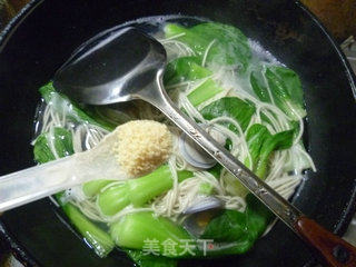 青菜圆蛤拉面的做法步骤：10