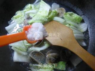 粉丝白菜圆蛤汤的做法步骤：6