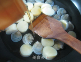 圆蛤樱玉豆腐汤的做法步骤：4