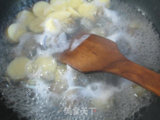 圆蛤樱玉豆腐汤的做法步骤：5
