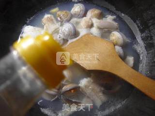 圆蛤虾潺汤的做法步骤：6