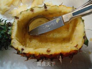 菠萝海鲜焗饭的做法步骤：3