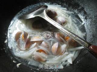 萝卜圆蛤汤 的做法步骤：8