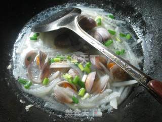 萝卜圆蛤汤 的做法步骤：9