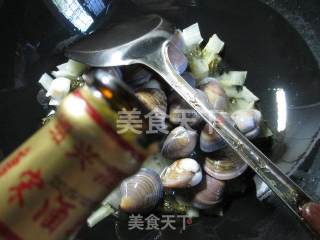 腌白菜煮圆蛤 的做法步骤：5