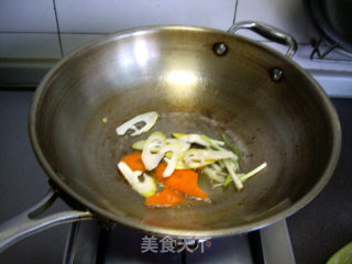 清明美食——螺蛳鱼汤的做法步骤：6