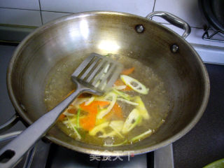 清明美食——螺蛳鱼汤的做法步骤：7