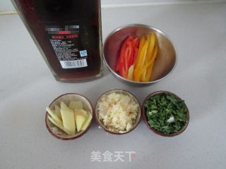 韭黄炒蛏子的做法步骤：2