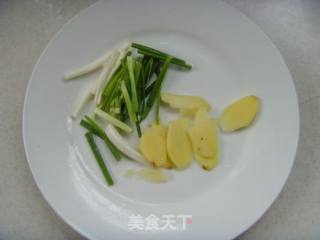 鲜嫩滑软---葱姜蛏子的做法步骤：3