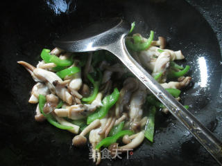 尖椒蟹味菇蛏子 的做法步骤：4