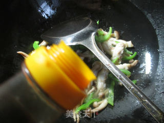 尖椒蟹味菇蛏子 的做法步骤：5