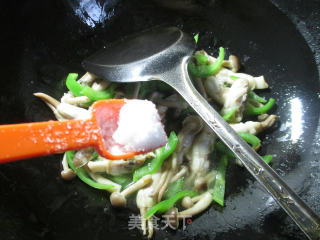 尖椒蟹味菇蛏子 的做法步骤：6