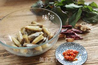 #春食野菜香#紫苏炒蛏子的做法步骤：1