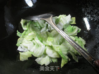 圆白菜蛏子汤面的做法步骤：2