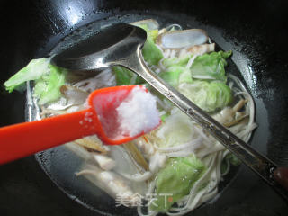 圆白菜蛏子汤面的做法步骤：5
