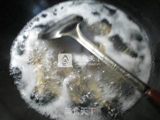 咸肉秀珍菇蛏子汤 的做法步骤：3