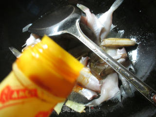 蛏子煮小橡皮鱼的做法步骤：6