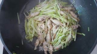 韭黄炒蛏肉的做法步骤：5