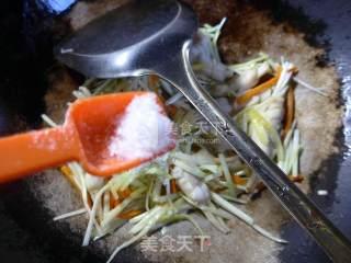 韭菜芽炒蛏子的做法步骤：7