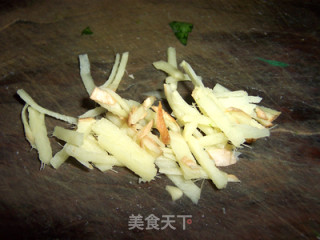鲜味无敌的海鲜小炒--蛏肉炒韭菜的做法步骤：7