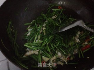 韭菜炒蛏子的做法步骤：7