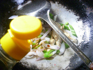青椒洋葱炒蛏子的做法步骤：12