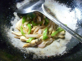 青椒洋葱炒蛏子的做法步骤：14
