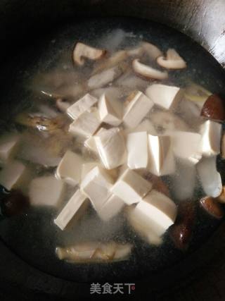 蛏子豆腐汤的做法步骤：4