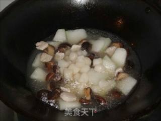 香菇鲜贝冬瓜汤的做法步骤：6