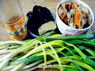韭菜黄炒鲜贝的做法步骤：1