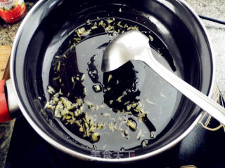 韭菜黄炒鲜贝的做法步骤：5