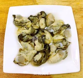 铁板煎牡蛎的做法步骤：1