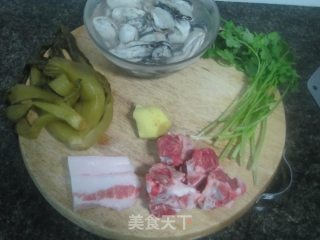 酸菜焗大蚝的做法步骤：1