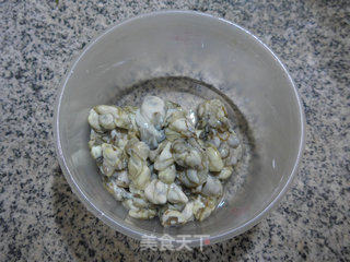 韭菜鸡蛋牡蛎煎的做法步骤：2