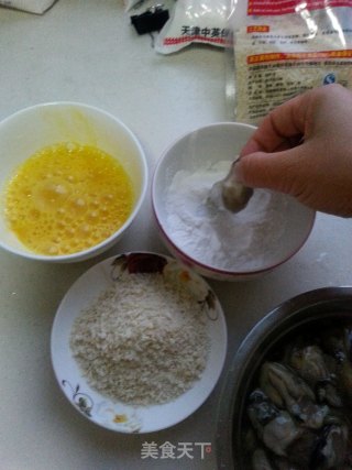 酥炸牡蛎的做法步骤：3