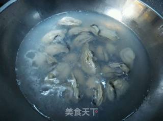 葱段海蛎子的做法步骤：1