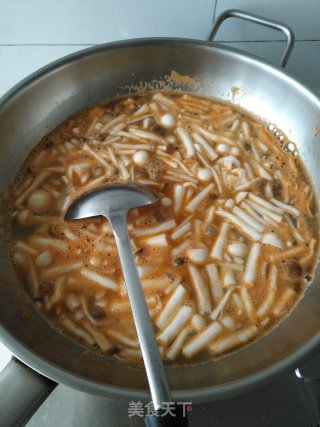 海鲜菌菇年糕汤的做法步骤：10