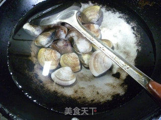 香炒文蛤的做法步骤：3