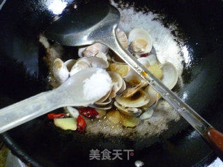 香炒文蛤的做法步骤：11