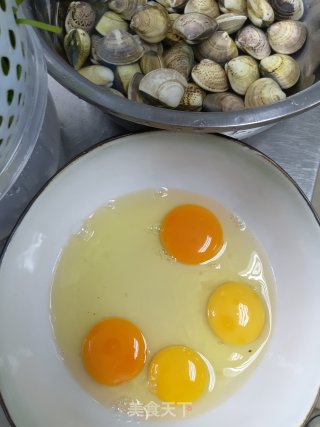 文蛤蒸蛋的做法步骤：1