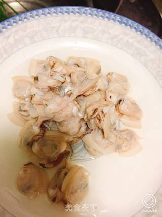 快手菜之蘑菇文蛤豆腐羹的做法步骤：1