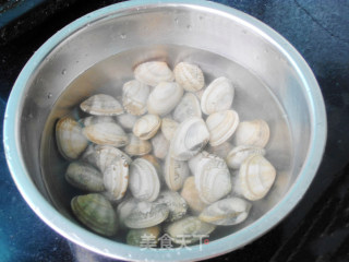 酱汁花蛤--简单易做味道好的做法步骤：1
