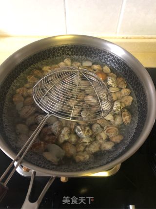 酱炒花蛤的做法步骤：1