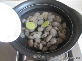 蛤肉豆腐汤的做法步骤：3